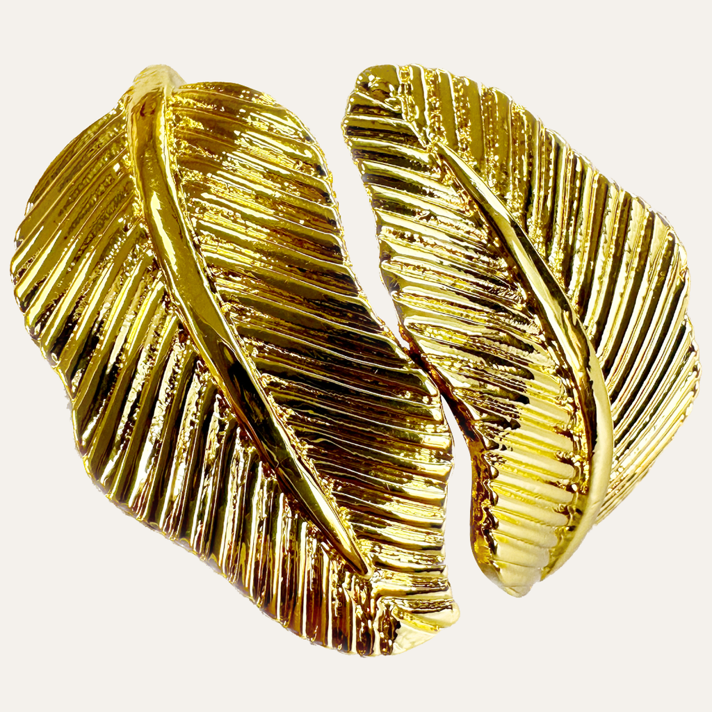 Golden Serenity – Napkin Rings in Gold Leaf Design, Elegant Decorative Dining Table Décor