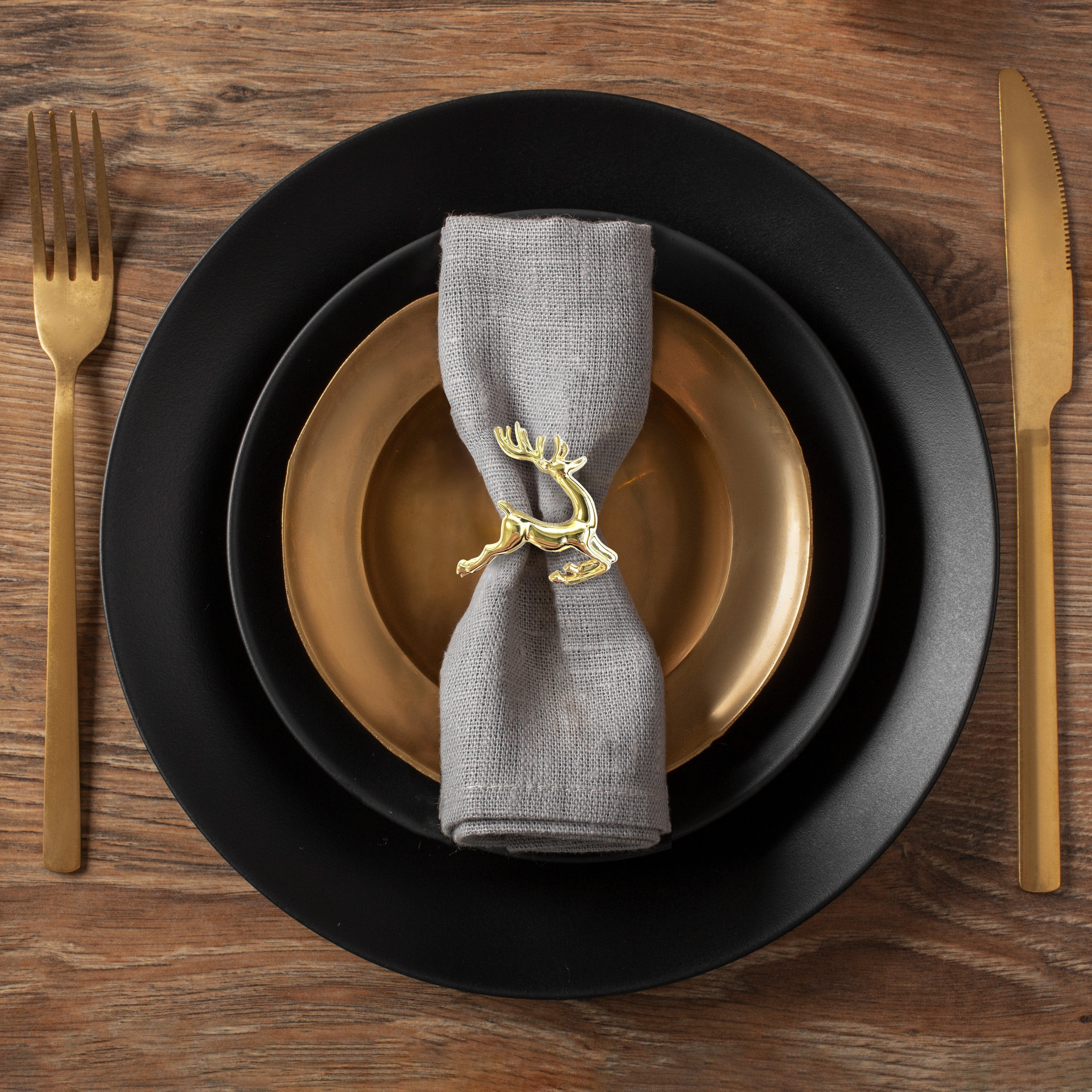 Golden Reindeer – Napkin Rings in Gold Reindeer Design, Elegant Decorative Dining Table Décor